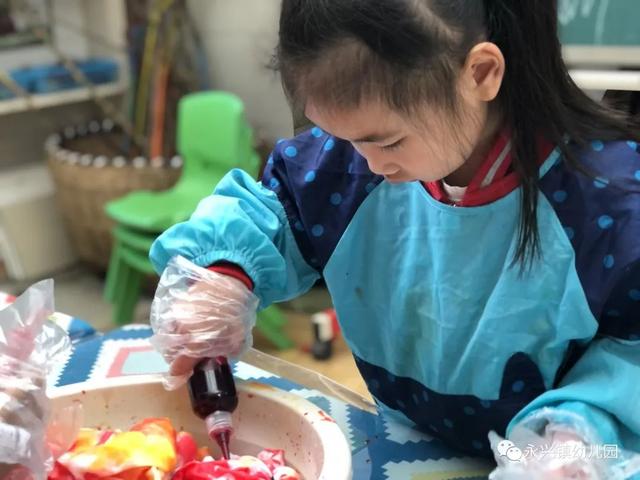 「校园动态」魅力扎染 润七彩童心 | 永兴镇幼儿园开展扎染体验活动