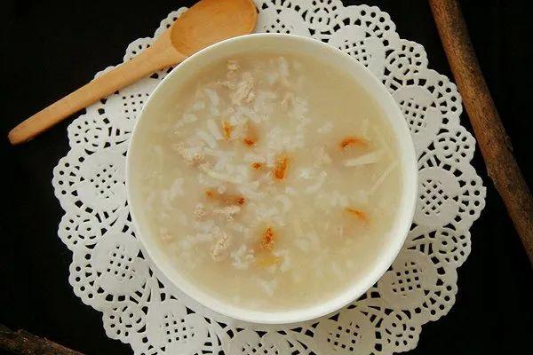 长得像笋却不是笋的茭白，这样吃能清热生津、利尿除湿