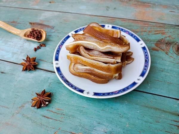 我这样做卤猪耳 家人都爱吃 Zh中文网