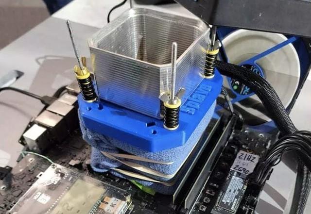 厉害！英特尔i9-12900K以6.8GHz频率破世界纪录