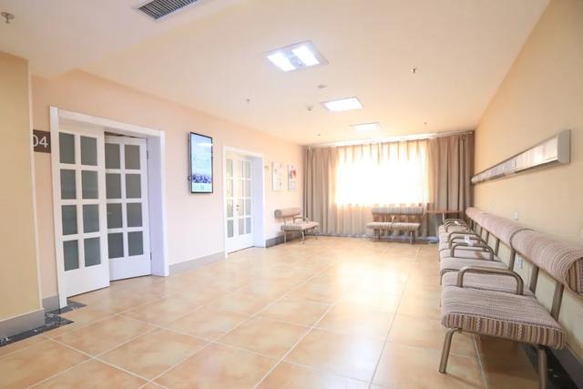 孕妈做四维为什么不能让家属陪同？