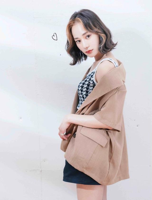 小圆脸适合剪什么发型 小圆脸适合剪什么头发