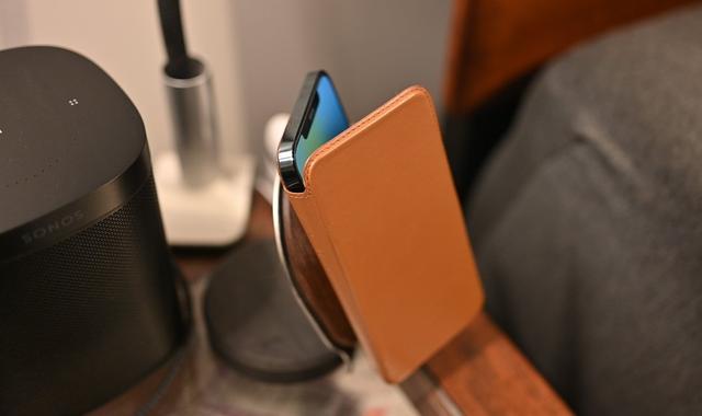 Twelve South SurfacePad：皮革材質 顏值出眾，支持 MagSafe