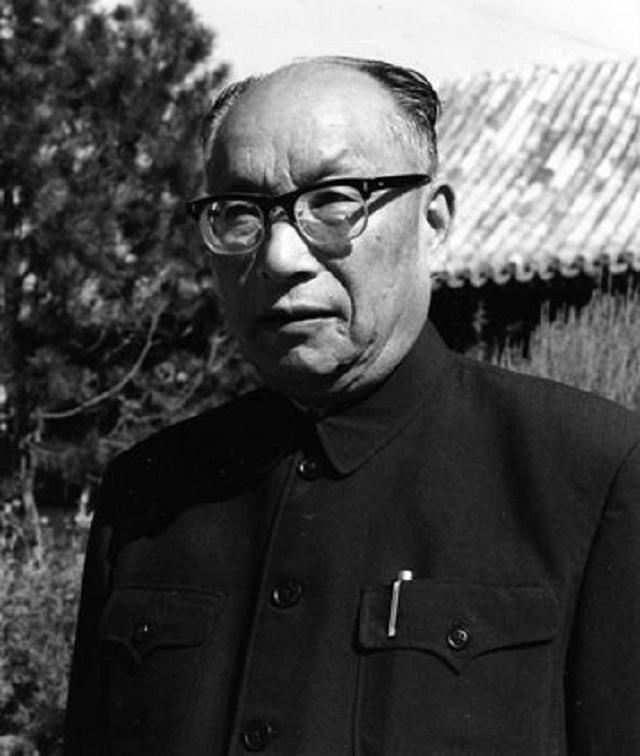 1966年，人民大会堂枪击案：周总理火速部署，仅用4天便成功破案