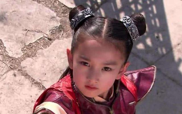 这6个明星明明是纯天然，却像极了整容脸，你看走眼几个？