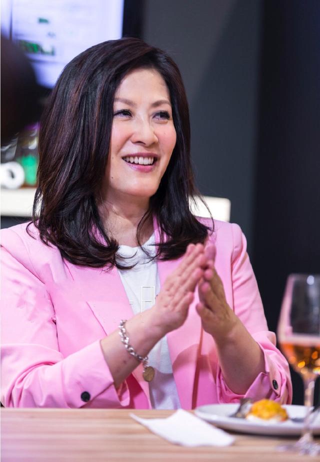 李若彤张慧仪叶蕴仪陈慧珊老友相聚，各位姐姐都是什么神仙颜值啊