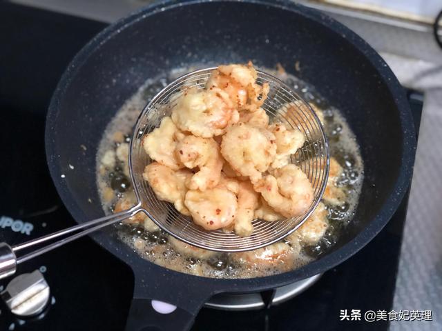 大虾这样做一口酥掉渣，整只虾鲜香好吃孩子超爱，从此不进肯德基