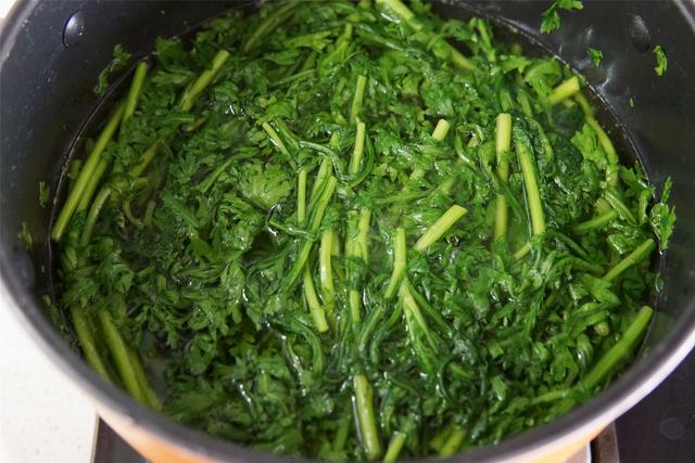 阳春三月，推荐8道“黄金菜”，营养丰富，顺应季节，舒坦过春天