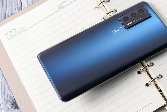 三款主流手机推荐 配置强悍价格还便宜 款款都很超值哪款才是你的菜