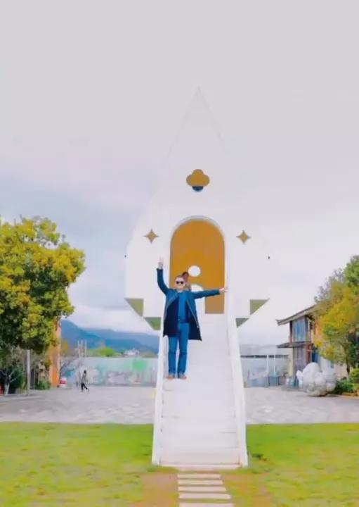 辟谣雪山艺术小镇烂尾传闻，“小股东”李亚鹏为谁澄清？