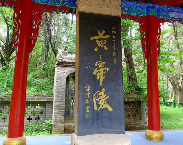 郭沫若是著名作家，为什么全国各地到处有他的题字？