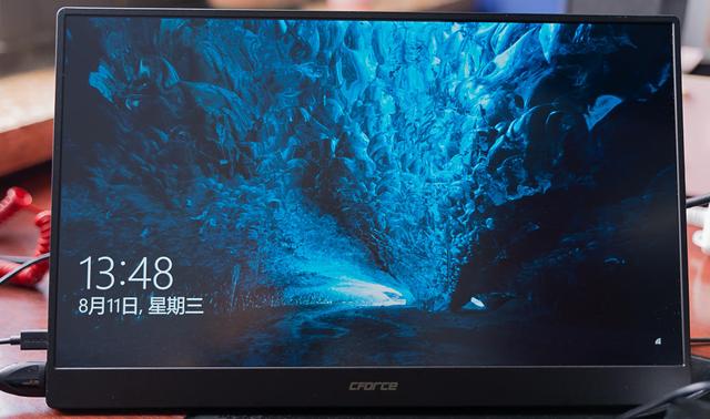 極致便攜的15.6寸4K高清便攜顯示器，CForce CF011X Pro4