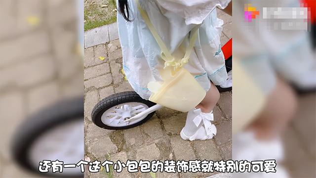 十一带娃出行，包里的东西哪些最实用？这些经验背后都是泪