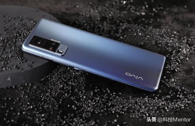 OV明年或将大量使用旗舰芯片，为何线下品牌也放弃了高价低配？