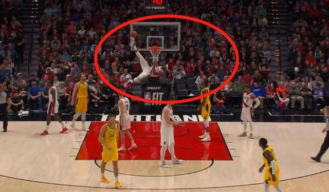 图看NBA五大爆笑瞬间：邓肯大风车“暴扣”，阿泰防守扒对手球裤
