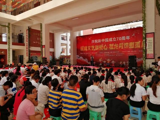 广西展图建筑工程覃锋