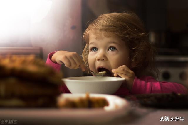 孩子吃饭不按时怎么办？