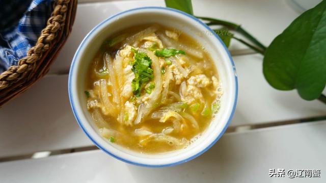 冬季降火的汤有哪些（去火暖胃的汤怎么做）