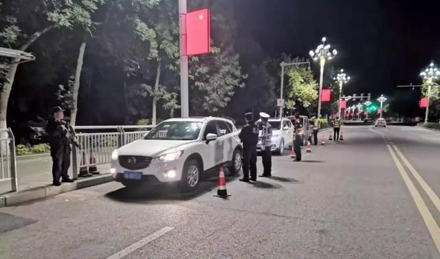 包含博州轮式洗砂机销售电话的词条