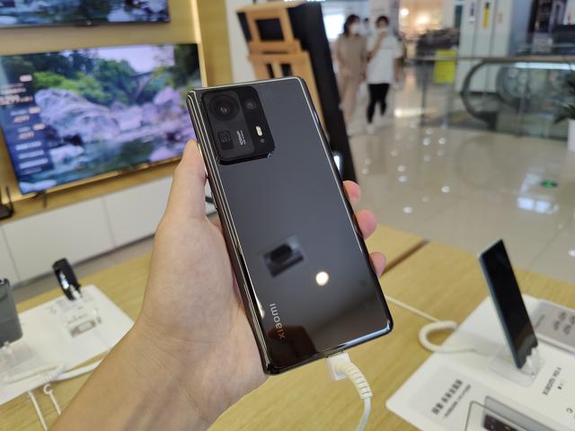 小米MIX4真實體驗如何？顯示很牛，自拍落伍