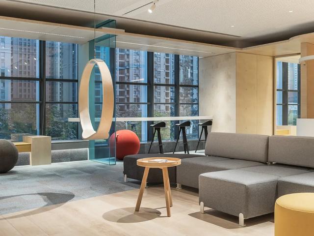 建筑工程宣传颜色的搭配展图