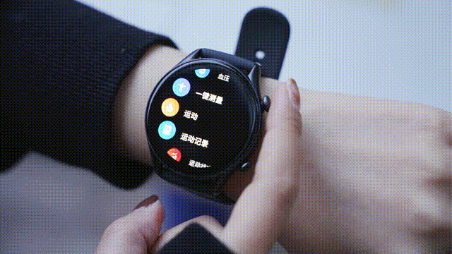 华米GTR 3 Pro智能手表来了！内置自研系统一键测量，30天超长续航
