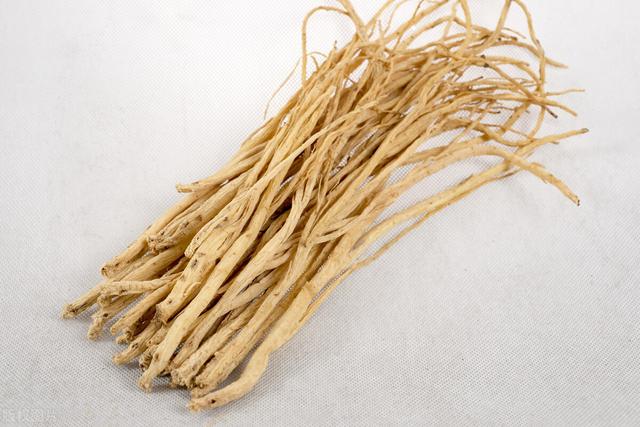 养生脾四味：人参、姜、炙甘草和大枣