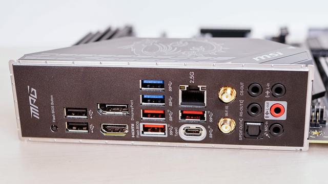 1.2m小桌子能放点啥？分享桌上好物，和一台轻度RGB主机