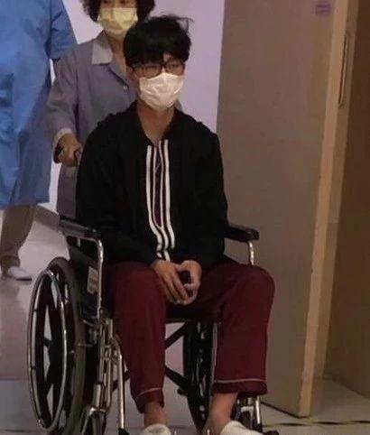 拍剧不慎从高处堕下受伤！29岁人气小生入院一周 TVB被指封锁消息
