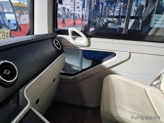 中巴车也可以很豪华——比亚迪C6纯电动客车