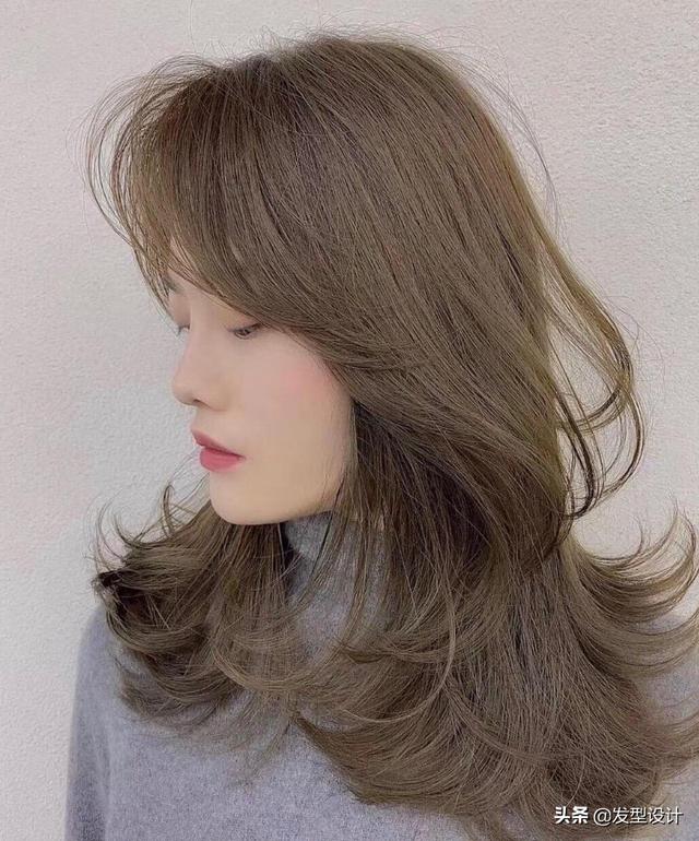 2020最洋气的减龄发型中长发中长发推荐发型