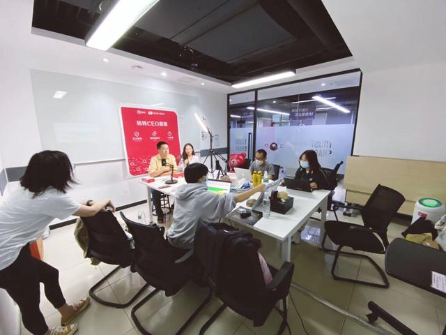 你在赚钱别人在“抢钱”，实体生意难做的“锅”，电商该不该背？