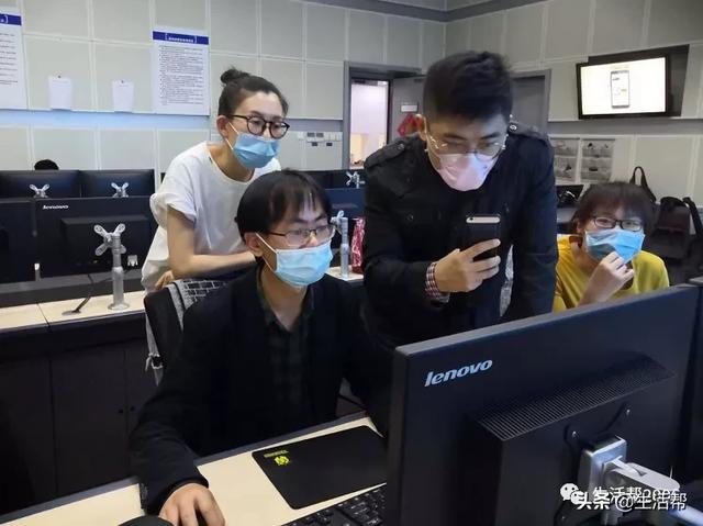 关注这个公众号！听说每天都有机会拿红包噢