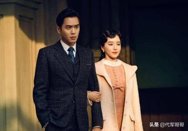 彭冠英比阚清子大差不多2岁,很多网友觉得彭冠英和阚清子演出了真实