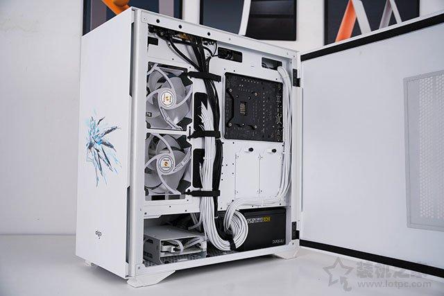 高顏值雪武戰姬純白主題，i7 11700K配RTX3070水冷主機方案
