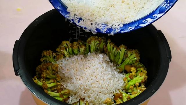 自从米饭学会这样做，我家3天2头吃，营养非常全面，孩子超喜欢