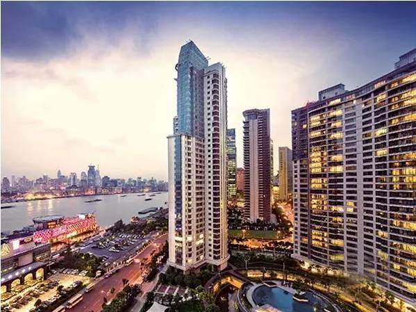 中粮海景壹号位于陆家嘴cbd核心,正滨江绝版地段,直面浦江,一线江景.