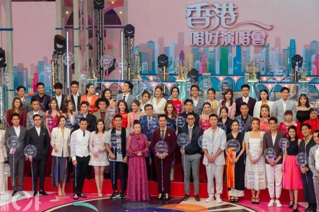 TVB艺人大合照最新排位！25岁力捧小花击败“准视后”站前排