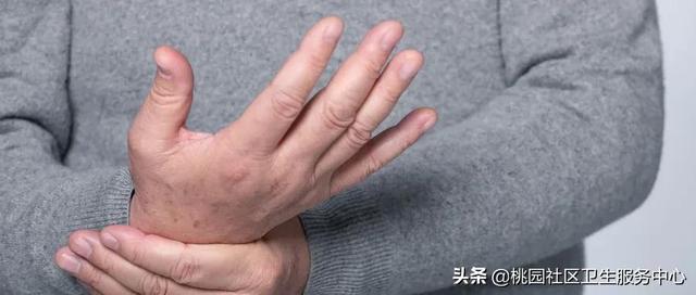 啤酒＋海鲜＝痛风套餐？真相来了！四招解决尿酸居高不下