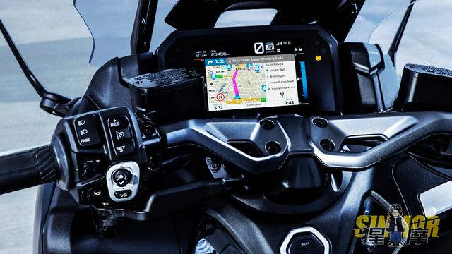 2022款雅马哈TMAX/TechMAX海外发布，动力不变，装备配置大升级