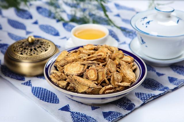 腰膝酸软无力？一剂独活寄生汤，补肝肾、强筋骨，还可气血双补