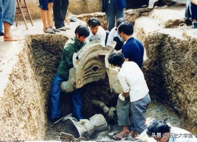 三星堆为什么会突然消失，是毁于天灾还是人祸