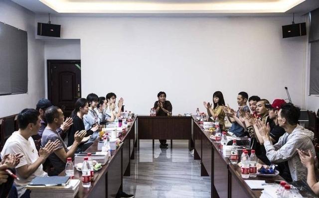 王一博个人简历(王一博个人简历资料壁纸)