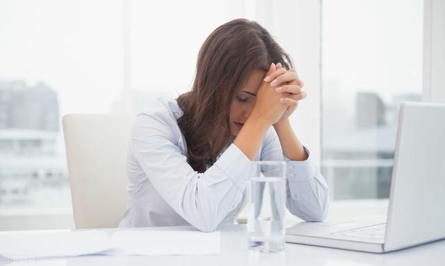 985毕业生负债200万，辞去公务员工作卖猪肉，只因信错了人？