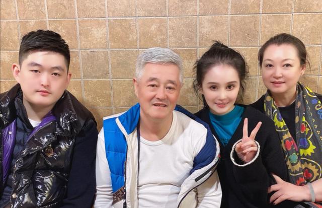 葛淑珍和赵玉芳照片谢大脚老公自首