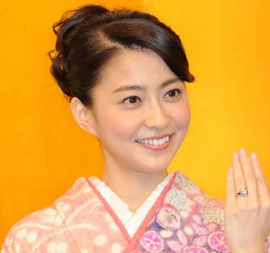 日本豪门儿媳有多难 34岁累到癌症离世 为生儿子惨遭婆家囚禁 新闻红