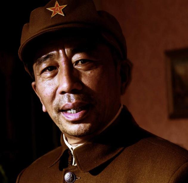 1949年新疆军区成立，彭德怀担任司令员，3位副司令员分别是谁？