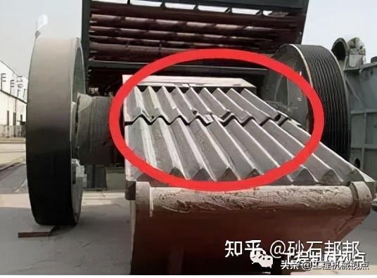 简摆细碎颚式破碎机