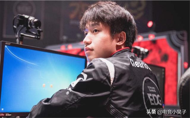 LPL参赛S11出征仪式：厂长新人设引热议，寡妇皮肤不会有了