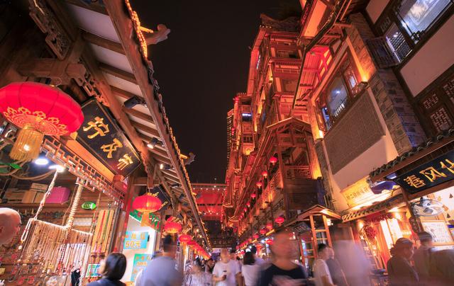 重庆有名小吃街哪里最正宗(重庆有名的小吃街)